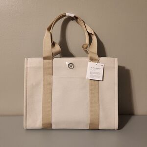 New Lululemon Two-Tone Canvas Tote Bag 10L NWT Mojave Tan/Light Ivory